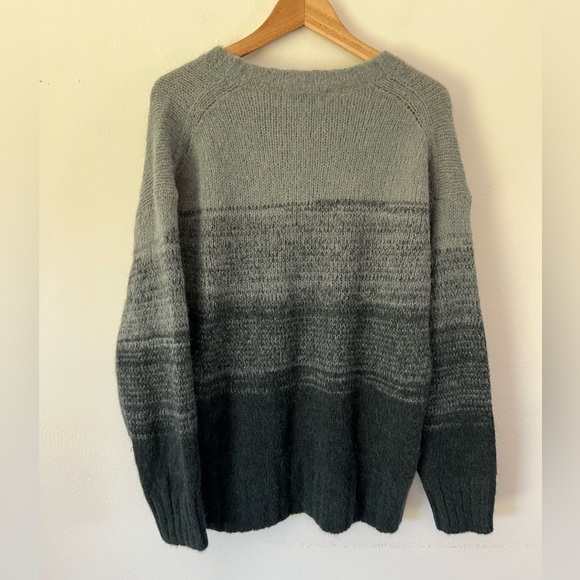 Everlane The Gradient Grey Ombre Alpaca Blend Knit Crewneck Sweater Size Medium - Picture 5 of 8